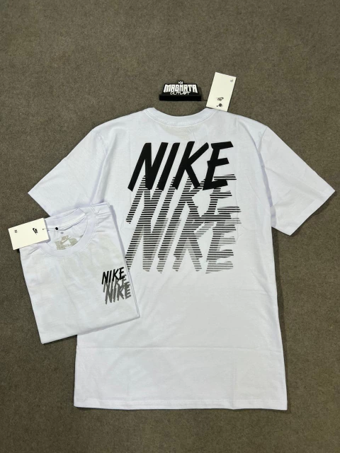 CAMISETA NIKE REPEAT FADE - BRANCA