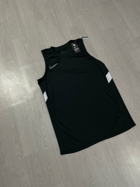 REGATA NIKE RECORTE LATERAL - PRETA