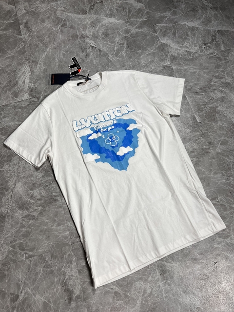 CAMISETA GRIFFE LV NUVEM - BRANCO