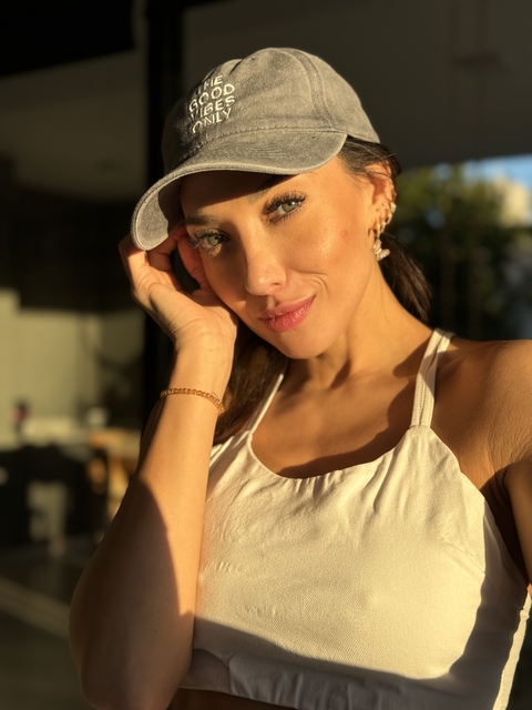 GORRAS AMORE