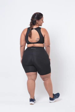 Bermuda Bianca Plus preto na internet
