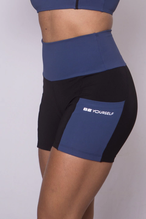 Short Carol Preto com detalhe Azul Marinho
