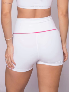 Short Vanessa Branco com detalhe pink - Be Yourself