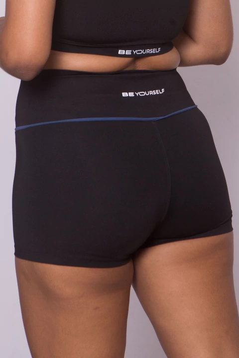 Short Vanessa Preto com detalhe Azul marinho