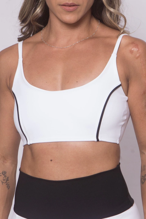 Top Vanessa Branco com detalhe Preto