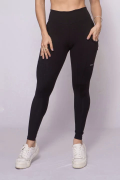 Legging Manu preta com bolso