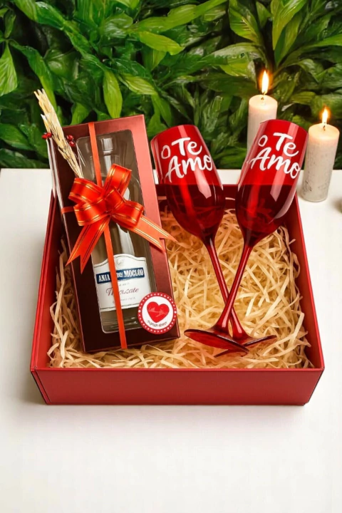 Kit Presente Te Amo – Espumante Moscate com Taças Vermelhas ❤️