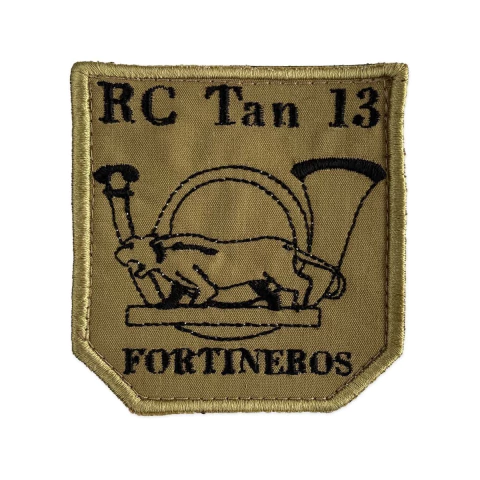 Escudo Parche Bordado Regimiento de Caballería de Tanques 13 Tte. Gral. Pedernera "Fortineros" - comprar online