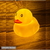 Luz de noche patito a pilas