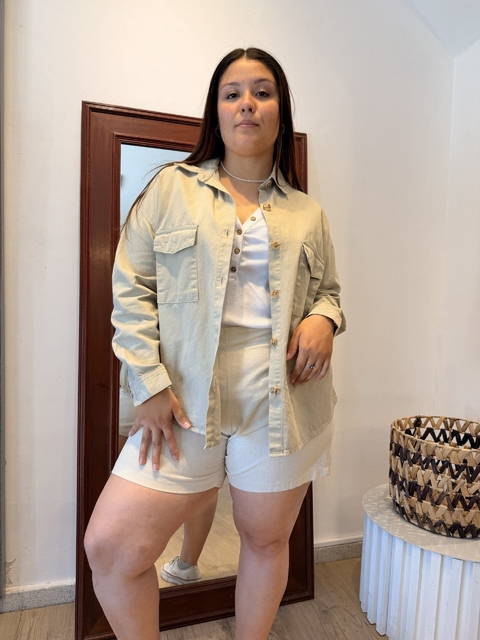 CAMPERA DE GABARDINA OVERSIZE TALLE 2 Y 4