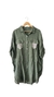 Camisa lino verde con botones y detalles de strass