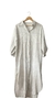 Vestido camisero de lino rayado blanco y gris