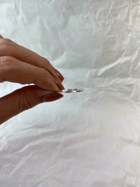 Anel liso detalhe bolinhas regulável