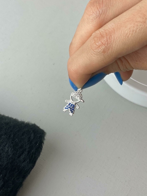 Pingente menino cravejado azul 14mm