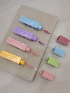 GLOSS CON COLOR MELY