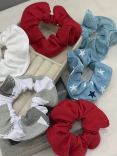 COLITA SCRUNCHIE