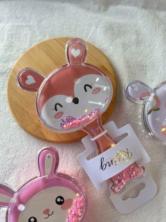 Cepillo con forma y glitter en internet