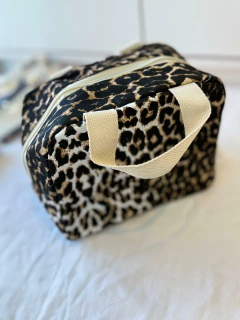 LUNCHERA ANIMAL PRINT en internet
