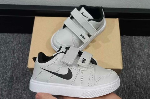 NIKE BABY GRIS CON ABROJOS