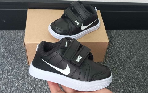 NIKE BABY NEGRA CON ABROJOS