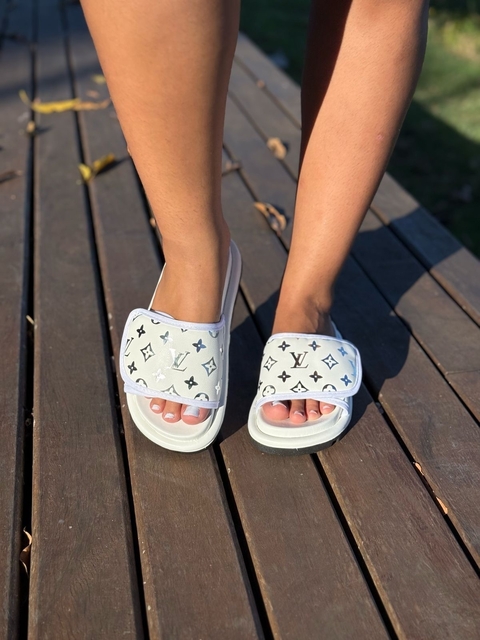 Chinelo Slide Louis Vuitton / Branco