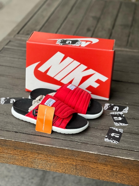 Nike Assuna 2.0 / Vermelho