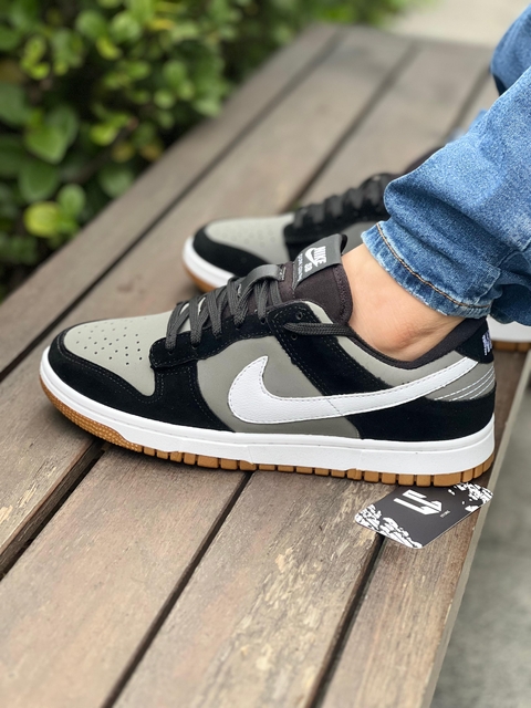 Nike Dunk P/B / Preto e Cinza ( sola marrom)