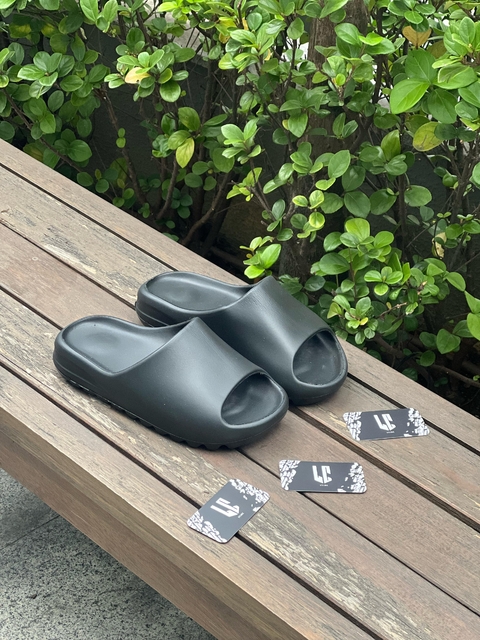 Chinelo Nuvem / Preto
