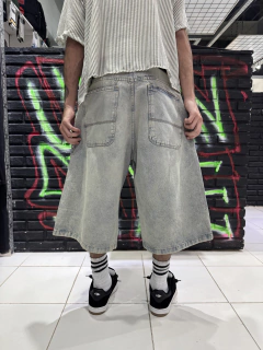 Bermuda Super Baggy “CLEAN” - comprar online