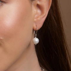 brinco de perola legitima com prata 925