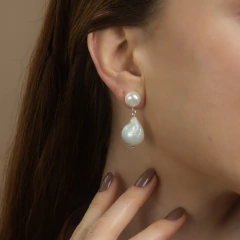 brinco de perola barroca legitima branco 