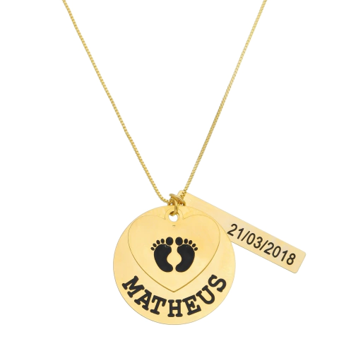 COLAR COM NOME CORAÇÃO PÉ E PLACA DE DATA