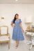 Vestido confeccionado em 100% algodão, com textura 3D exclusiva, modelagem midi elegante, botões funcionais . - loja online