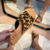 Rasteira em X Onça - Amati Shoes