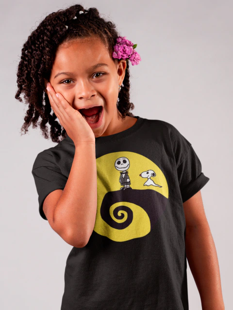 Camiseta Infantil Snoopy O Estranho Mundo de Jack Peanuts Charlie Brown