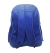 Mochila infantil grande azul vista por trás com alças acolchoadas e laterais com bolsos de tela