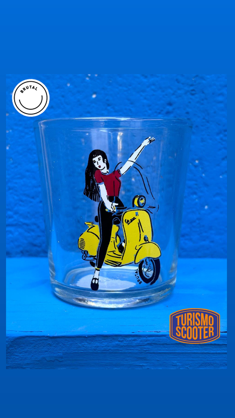 Vaso Scooter Girl