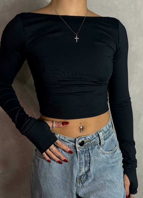 Cropped scarlet