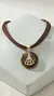 Colar choker fios courinho marrom Nossa Senhora