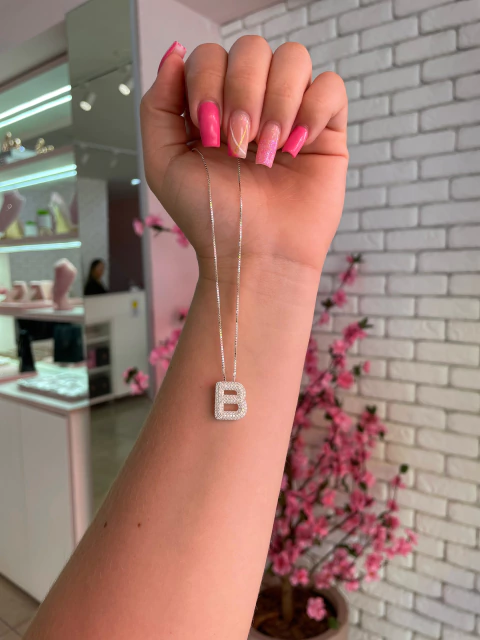 Colar Letra Cravejada GG