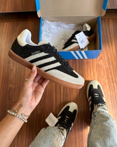 Samba em Couro Preto/Off
