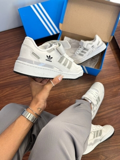 Fórum Velcro Branco/Cinza - Gabi Soares Calçados
