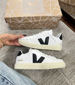 V Cadarço Branco/Preto - comprar online