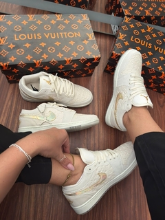 Jordan x LV Off Dourado na internet