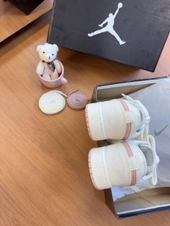 Jordan 23 Linha Luxo Marfim/Rosê