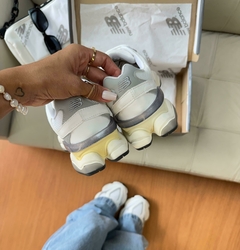 NB 9060 Branco / Prata - Gabi Soares Calçados