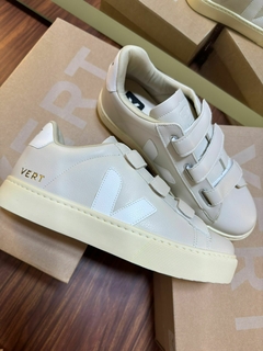 V Velcro Off White/Branco na internet