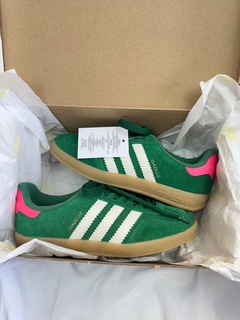 Gazelle Verde Bandeira na internet