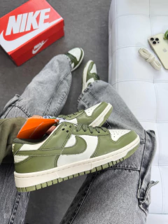 Dunk Low Verde Militar na internet