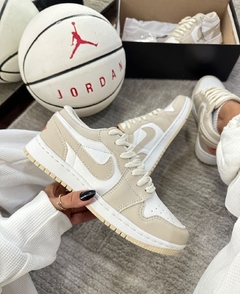 Jordan Bege / Branco